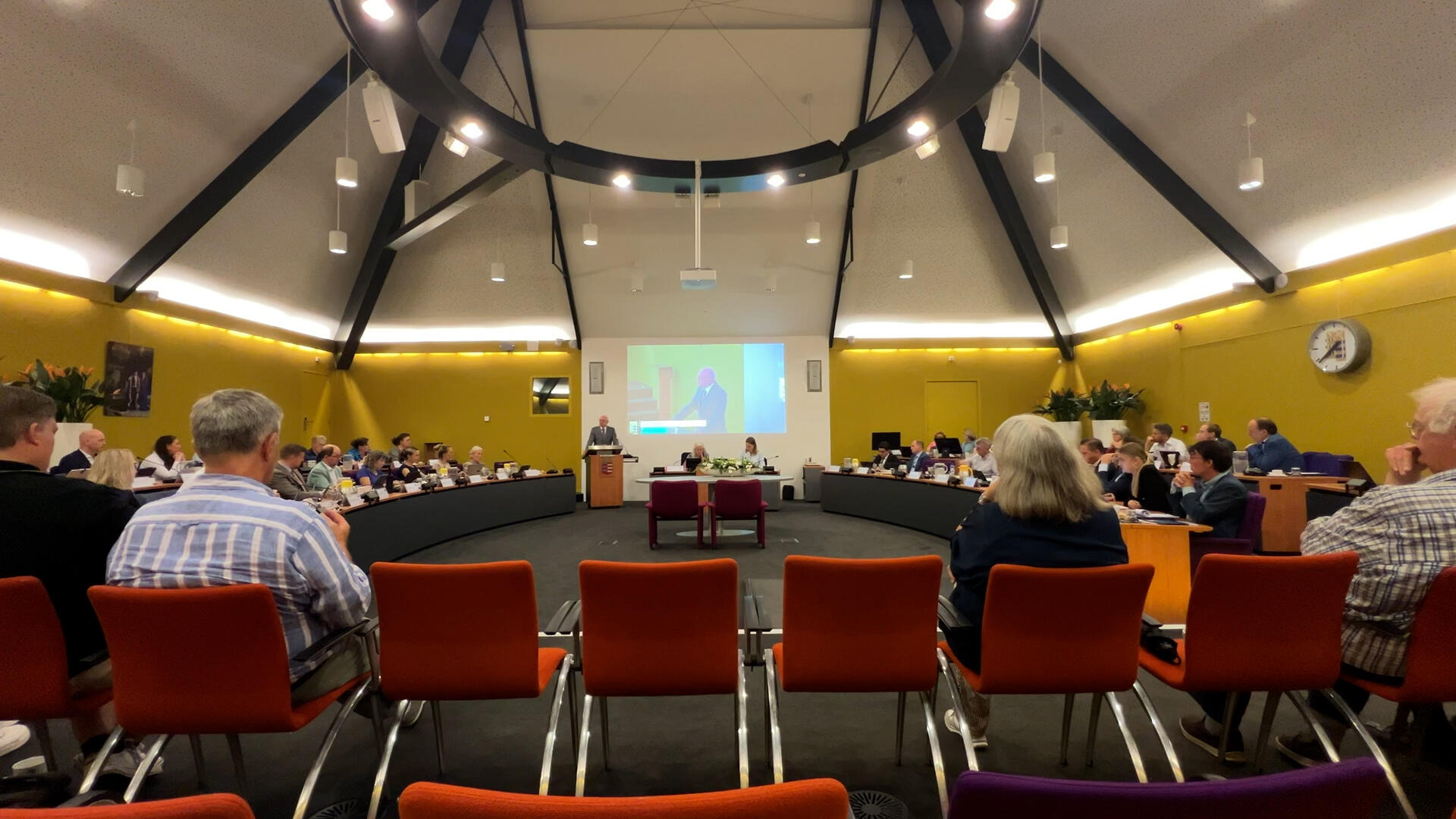 Raadszaal Houten. Door Roos Bijnen