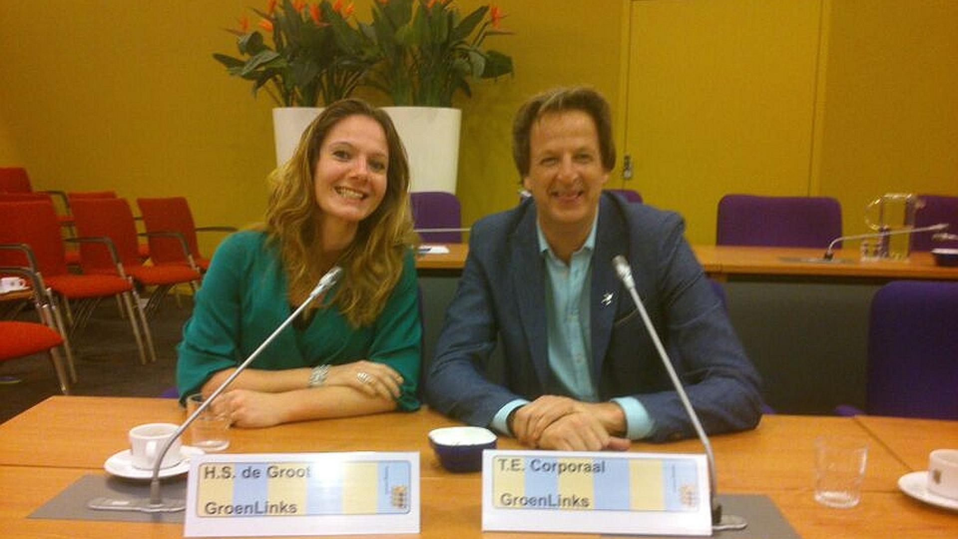 Hilde de Groot en Tijm Corporaal tijdens de eerste vergadering van de nieuwe gemeenteraad, 27 maart 2014
